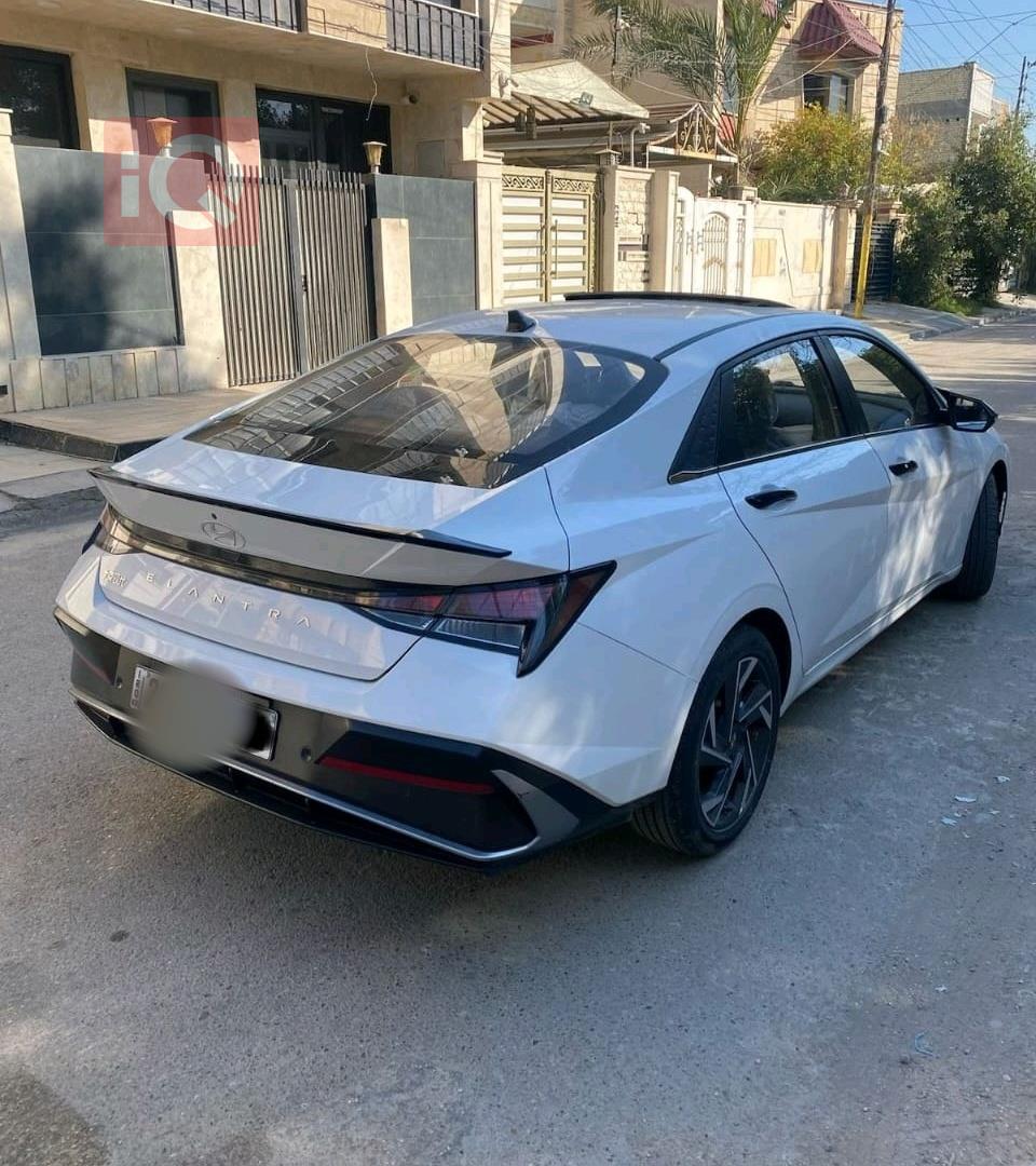 هیۆندای ئەلەنترا